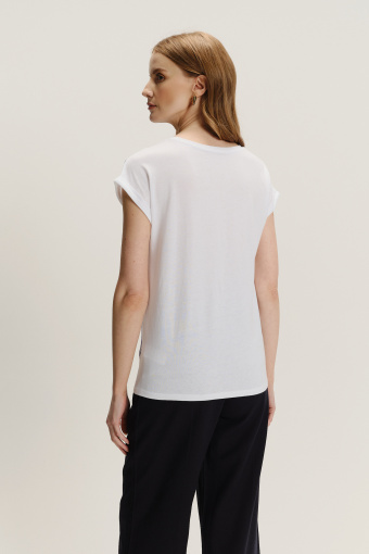 Biały top z subtelnym nadrukiem