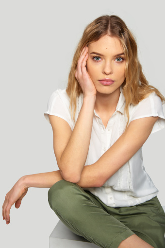 Wiskozowa, rozpinana bluzka