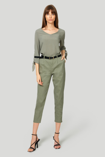 Wiskozowa bluzka z dekoltem V