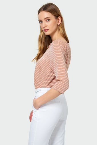 Bluzka z dekoracyjnym wiązaniem