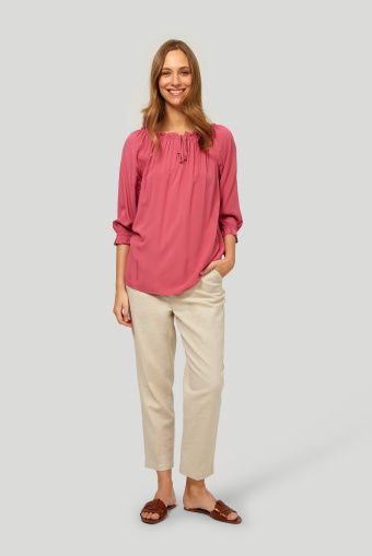 Wiskozowa bluzka z dekoltem typu carmen