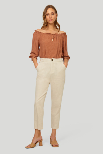 Wiskozowa bluzka z dekoltem typu carmen Wiskozowa bluzka z dekoltem typu carmen