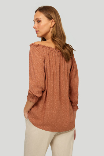 Wiskozowa bluzka z dekoltem typu carmen Wiskozowa bluzka z dekoltem typu carmen