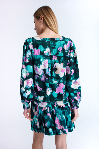 Elegancka bluzka typu bombka, nadruk w kwiaty
