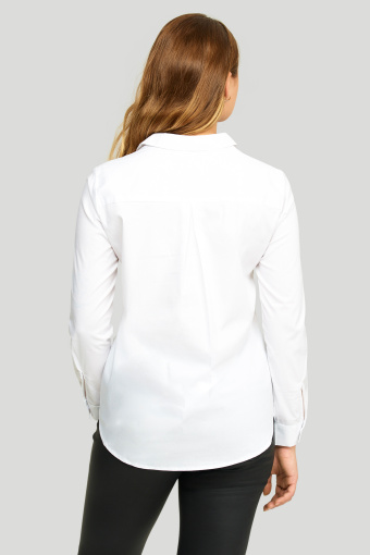Klasyczna, biała koszula z kołnierzykiem