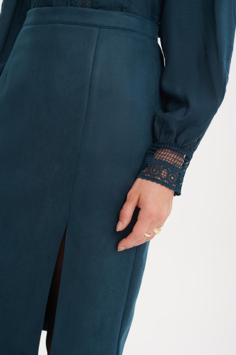 Ciemnozielona bluzka z koronką