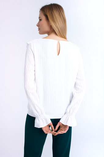 Elegancka, biała bluzka z falbanami