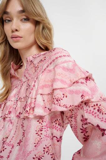 Romantyczna bluzka z efektownymi falbanami