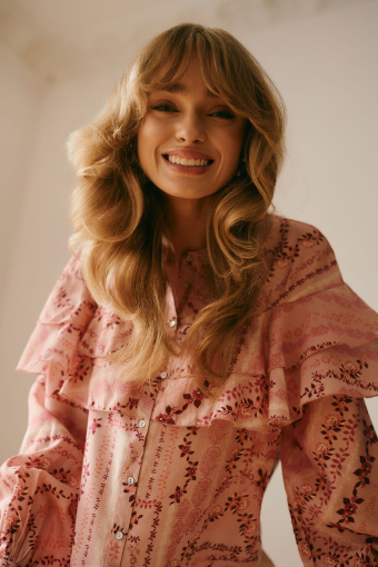 Romantyczna bluzka z efektownymi falbanami