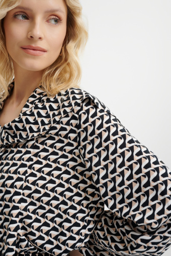 Wzorzysta bluzka z efektownym wiązaniem