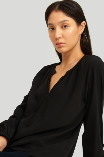 Czarna, oversize'owa bluzka z wiskozy