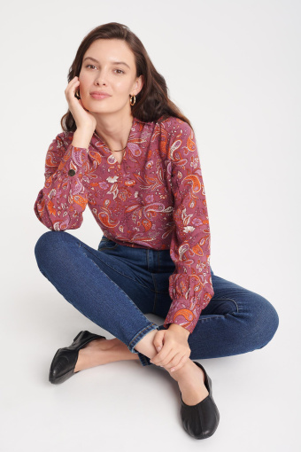 Bluzka z klasycznym kołnierzykiem, nadruk typu paisley