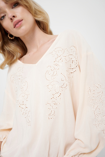 Wiskozowa bluzka z efektownym haftem