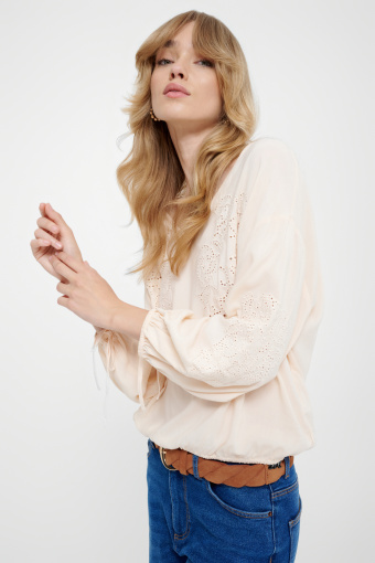 Wiskozowa bluzka z efektownym haftem