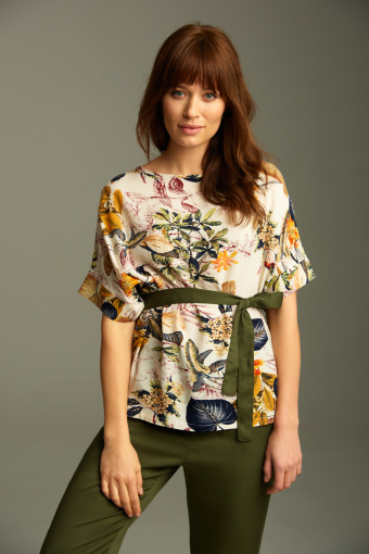 Wiskozowa bluzka o luźnym fasonie Wiskozowa bluzka o luźnym fasonie