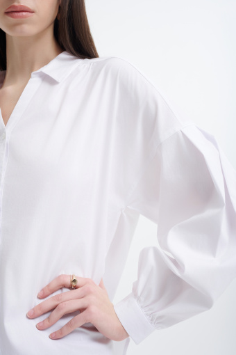 Biała koszula z bufiastymi rękawami 