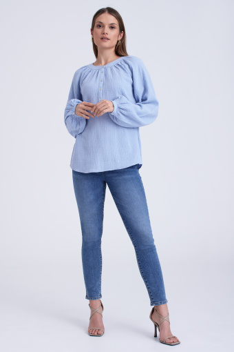 Błękitna bawełniana bluzka