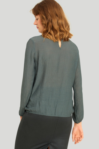 Zielona bluzka z ozdobnymi plisami