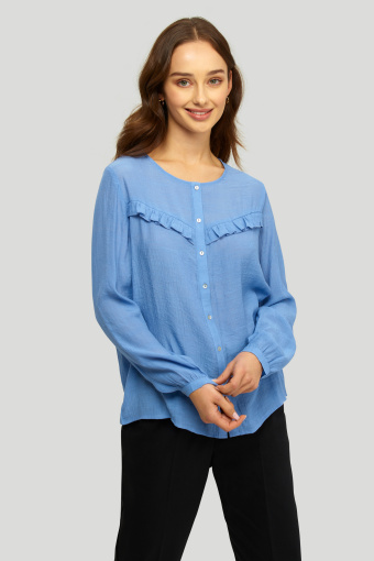 Elegancka, niebieska bluzka z dekoracyjną falbanką
