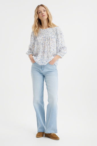 Romantyczna bluzka o kroju A kwiatowy nadruk