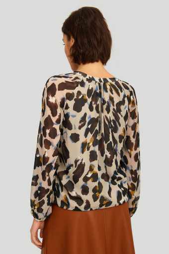 Stylowa bluzka z dekoltem w szpic, nadruk w panterkę