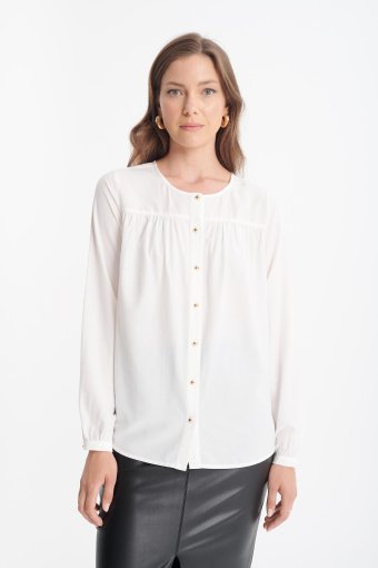 Kremowa bluzka z guzikami