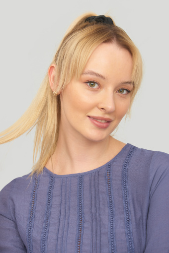 Romantyczna bluzka z ozdobnymi mereżkami, fioletowa Romantyczna bluzka z ozdobnymi mereżkami, fioletowa