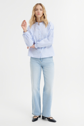 Koszula w delikatne jasnoniebieskie paski Koszula w delikatne jasnoniebieskie paski