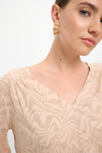 Beżowa bluzka z subtelnym nadrukiem Beżowa bluzka z subtelnym nadrukiem