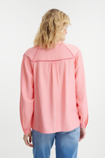 Romantyczna bluzka w różowym kolorze