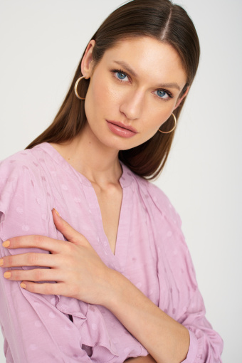 Jasnoróżowa, wiskozowa bluzka z falbanami Jasnoróżowa, wiskozowa bluzka z falbanami