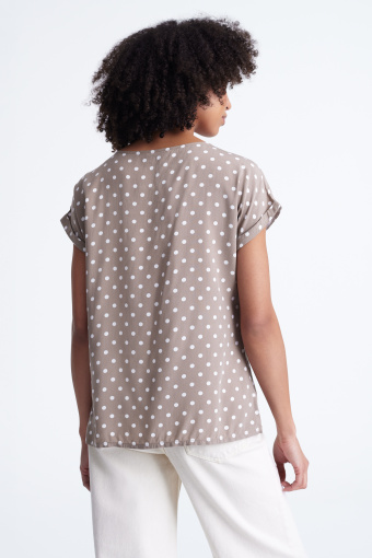 Beżowa bluzka w groszki, krótki rękaw