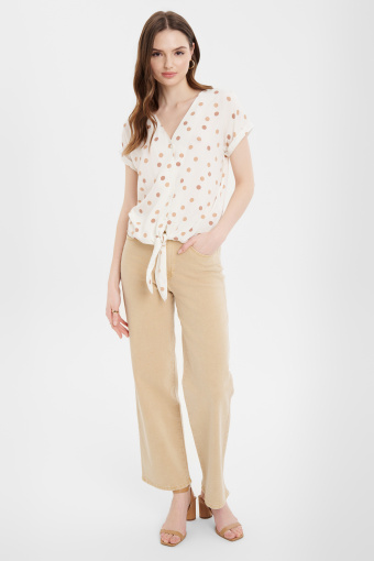 Bluzka z dekoltem V beżowe groszki Bluzka z dekoltem V beżowe groszki