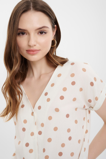 Bluzka z dekoltem V beżowe groszki Bluzka z dekoltem V beżowe groszki