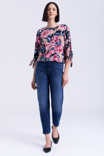 Luźna bluzka z printem w kolorowe kwiaty