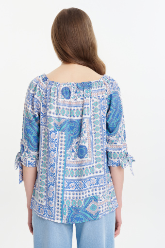 Błękitna wiskozowa bluzka typu hiszpanka