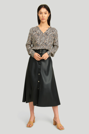 Luźna bluzka z nadrukiem w cętki