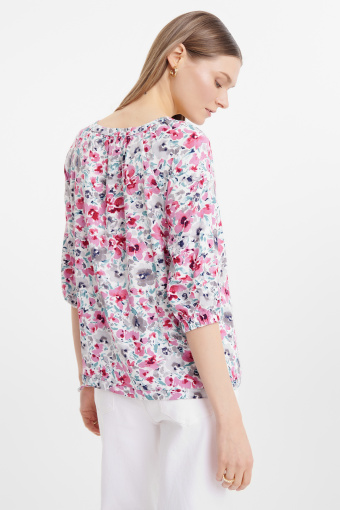 Luźna bluzka w różowe kwiaty Luźna bluzka w różowe kwiaty