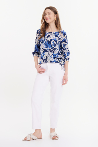 Niebieska bluzka z rekawem 3/4 nadruk tropic Niebieska bluzka z rekawem 3/4 nadruk tropic