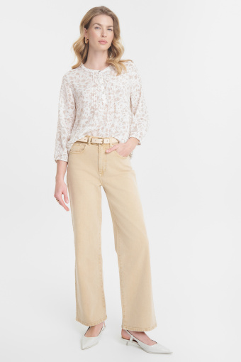 Biała bluzka z drobnym nadrukiem