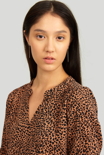 Elegancka bluzka z nadrukiem, brązowo-czarna