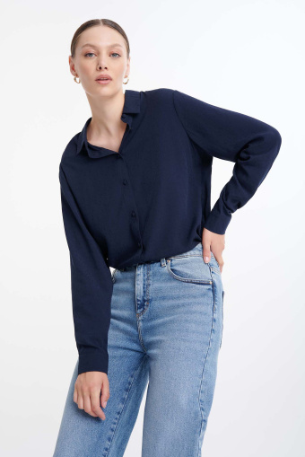 Żakardowa koszula w granatowym kolorze Żakardowa koszula w granatowym kolorze