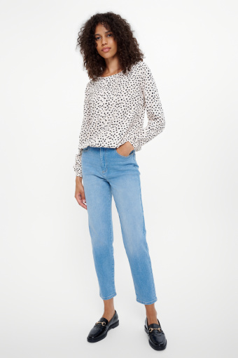 Biała bluzka w drobne kropki