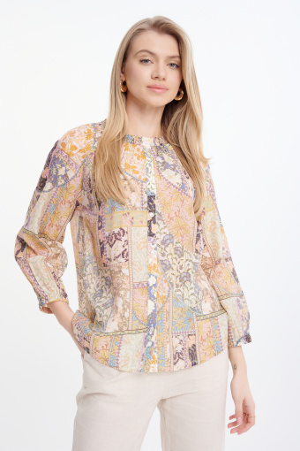 Piaskowa lekka bluzka z nadrukiem paisley Piaskowa lekka bluzka z nadrukiem paisley