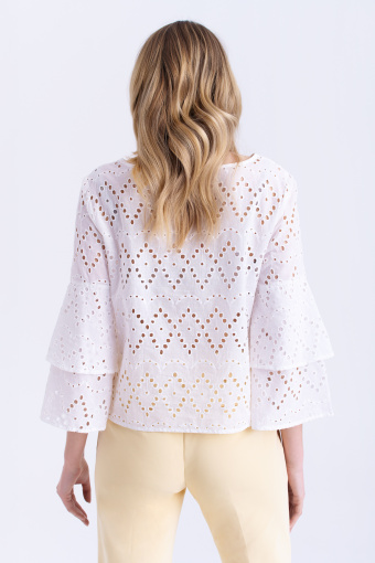 Biała bluzka haftowana, rękawy 3/4