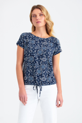 Granatowa bluzka z nadrukiem, wiązanie u dołu
