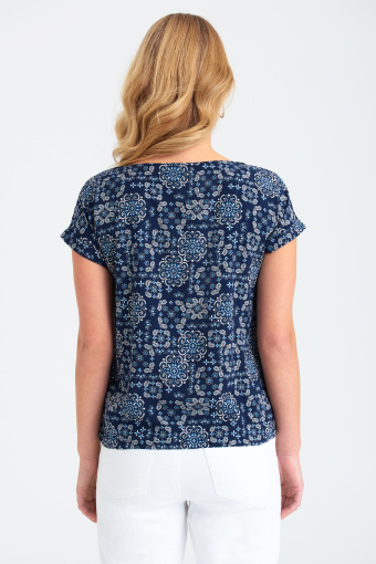 Granatowa bluzka z nadrukiem, wiązanie u dołu