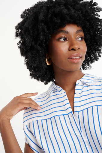 Wiskozowa bluzka w paski biało-niebieska