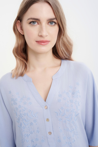 Bluzka w kolorze baby blue