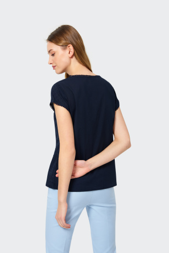 Bluzka z ozdobnymi wstawkami